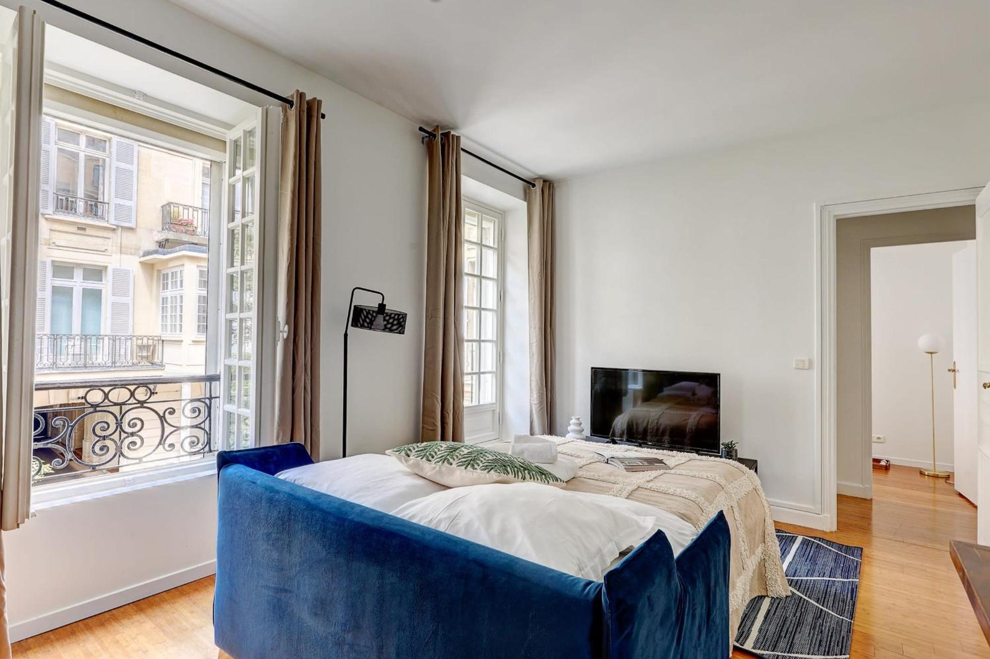Champs-Elysees - 2Br With Balcony - Cityapartmentstay Париж Екстер'єр фото